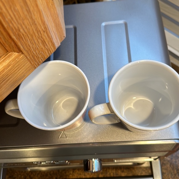 2-vintage Christmas ceramic mugs. Early 2000’s similar to one on ELF - Picture 3 of 5